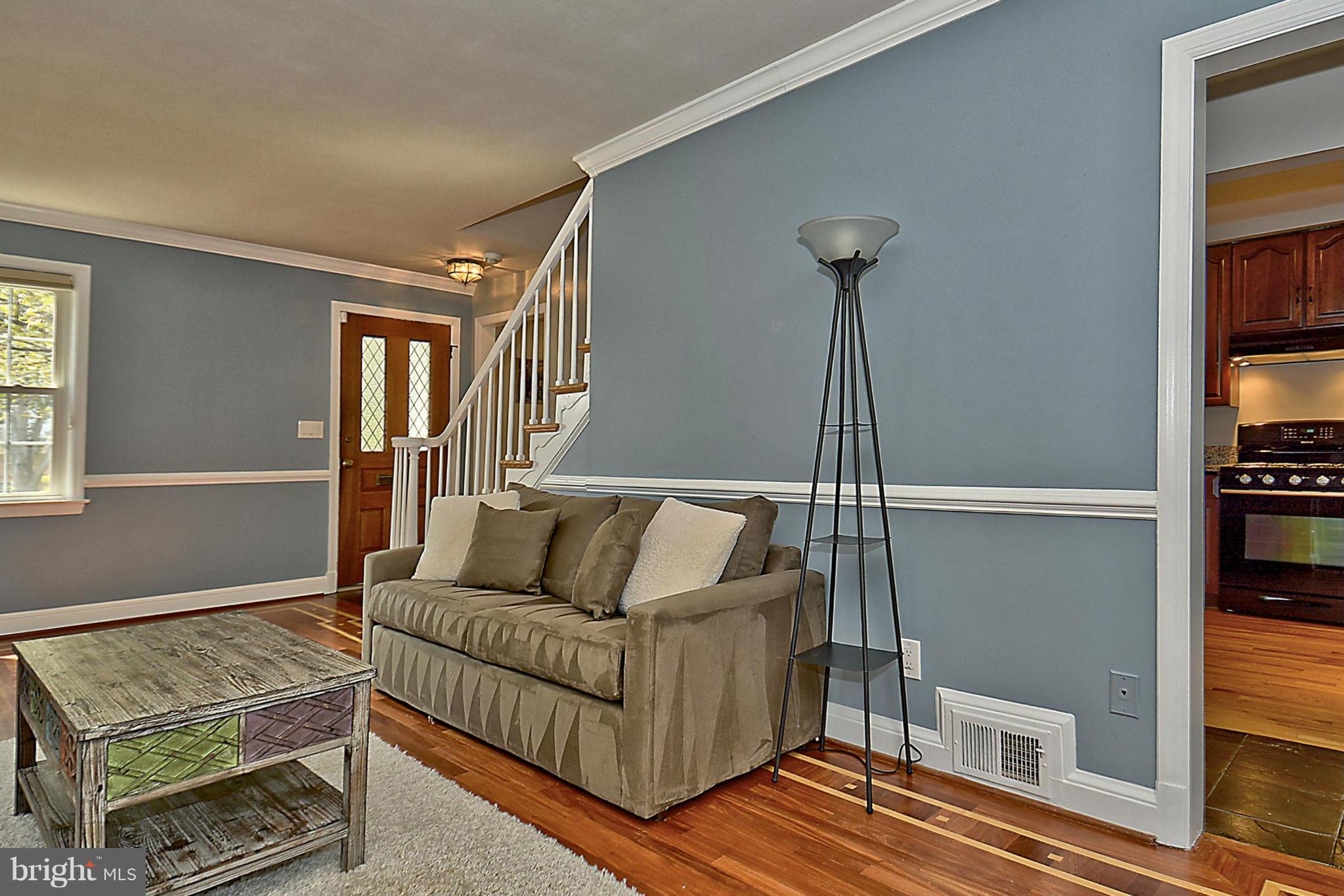 9901 Indian Lane Silver Spring, MD 20901 - Photo 4 of 27 Living Room