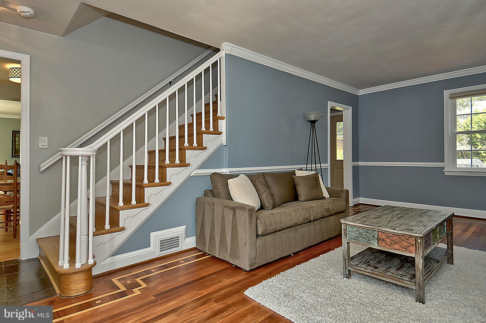 9901 Indian Lane Silver Spring, MD 20901 - Photo 5 of 27 Living Room