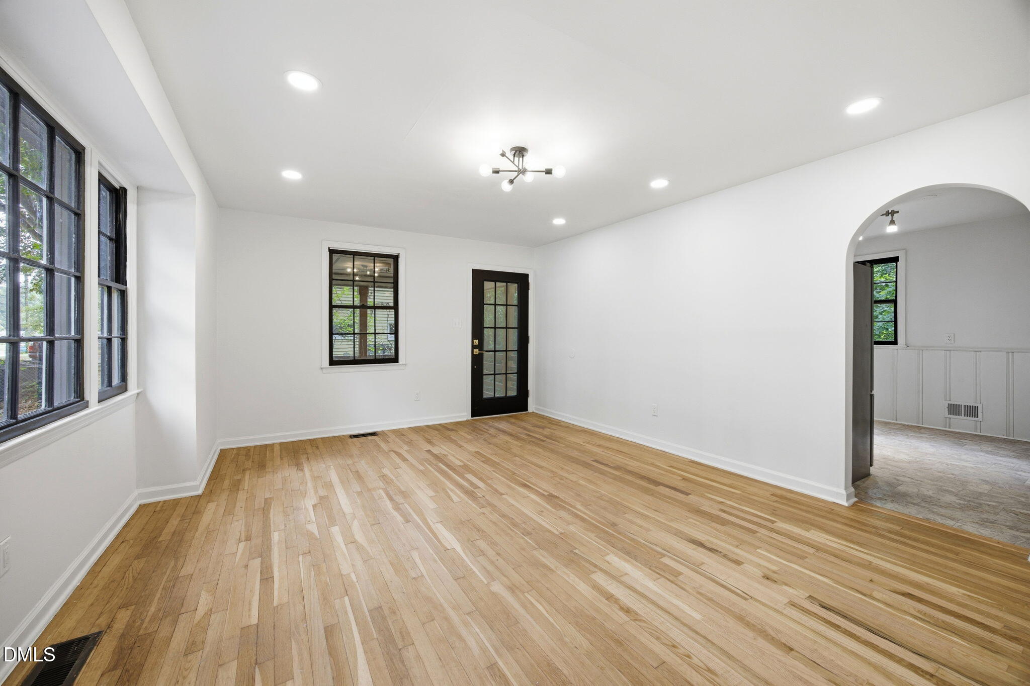 608 Dennis Avenue Raleigh, NC 27604 - Photo 9 of 35 livingroom4