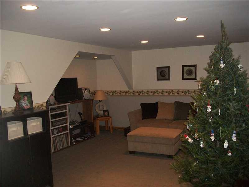 831 Milo Road Sebec, ME 04481 - Photo 13 of 20 Den/Family/Great Room.