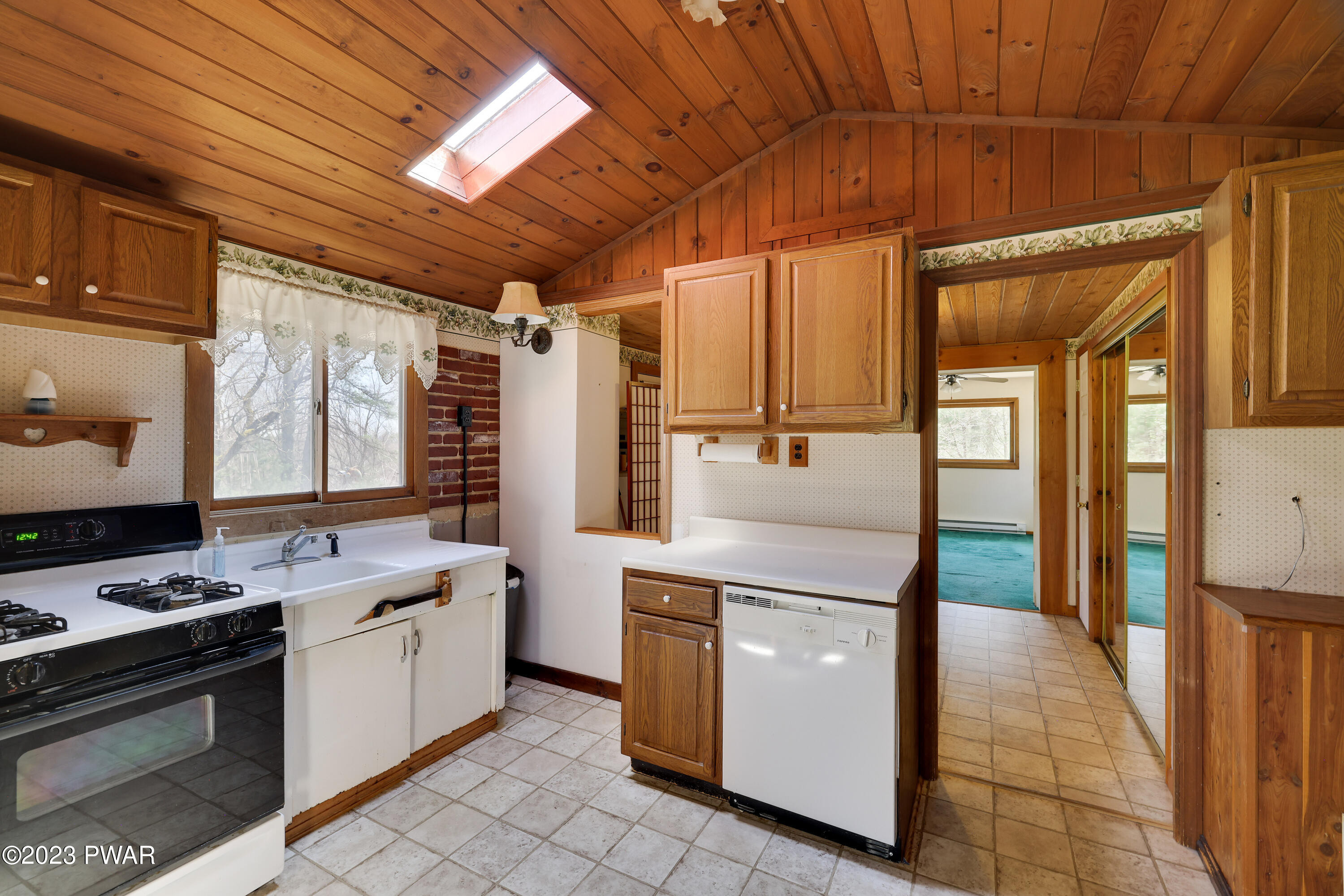 126 Meadow Ridge Acres Road Milford, PA 18337 - Photo 13 of 33 Kitchen