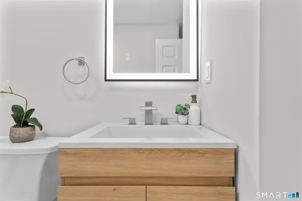 $2,800 | 54 Plaza Avenue, Unit 1, Waterbury, CT 06710