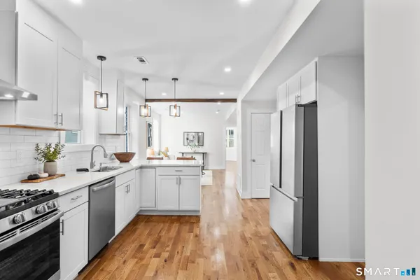 $2,800 | 54 Plaza Avenue, Unit 1, Waterbury, CT 06710