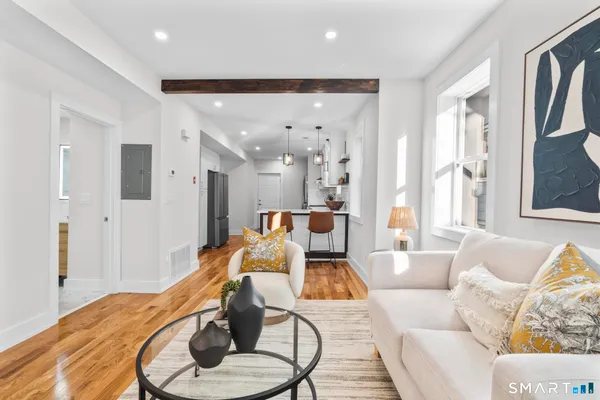 $2,800 | 54 Plaza Avenue, Unit 1, Waterbury, CT 06710