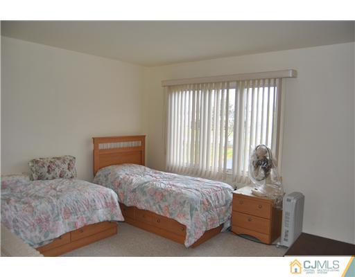 123 Wyncrest Road Marlboro, NJ 07746 - Photo 8 of 12 Gallery Image 8