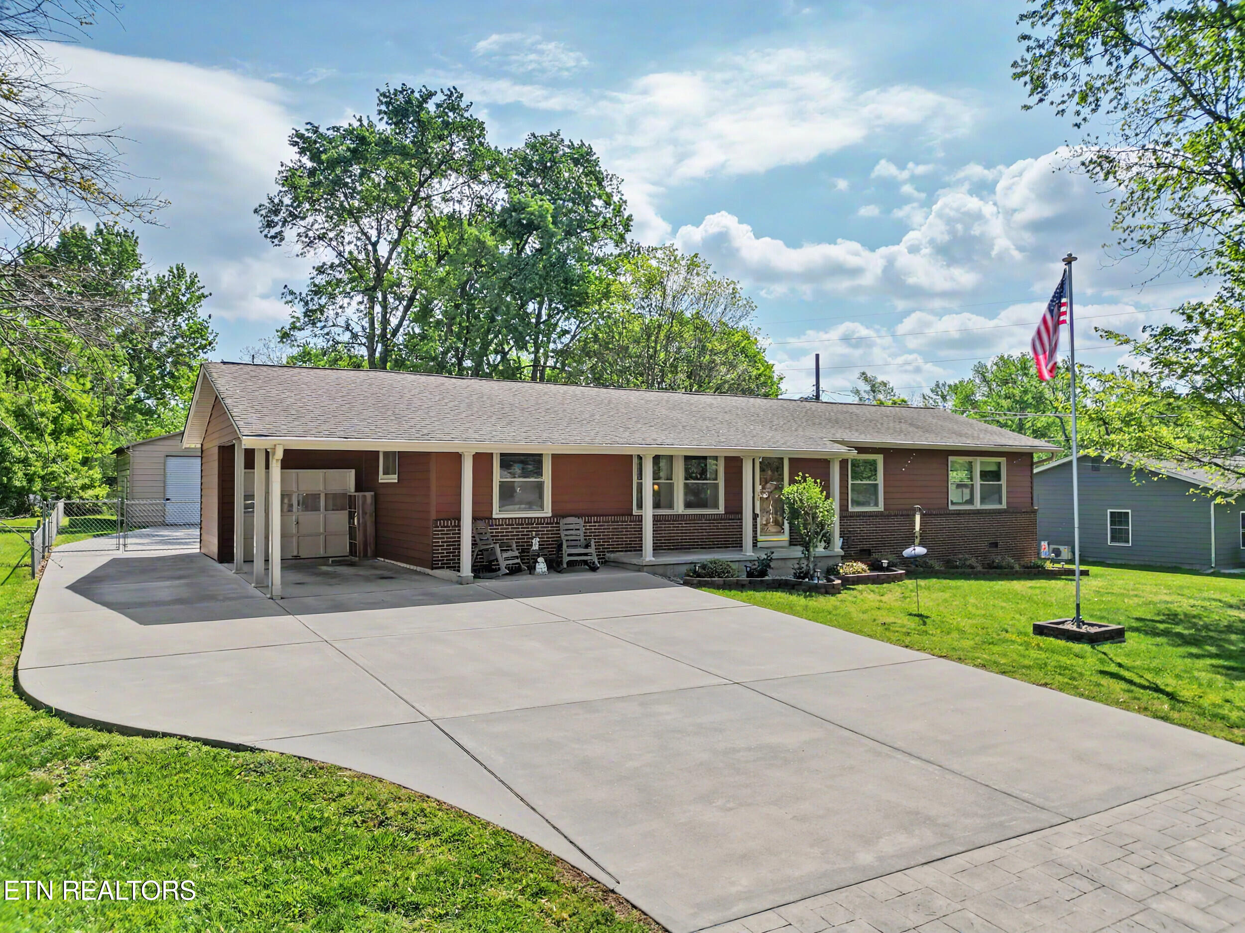 752 Cessna Road Knoxville, TN 37919 - Photo 2 of 44 2_01