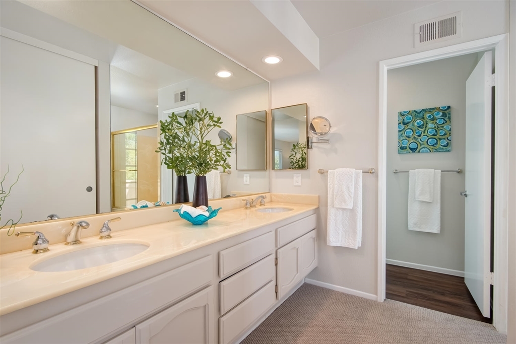 2020 Avenida La Posta Encinitas, CA 92024 - Photo 18 of 25