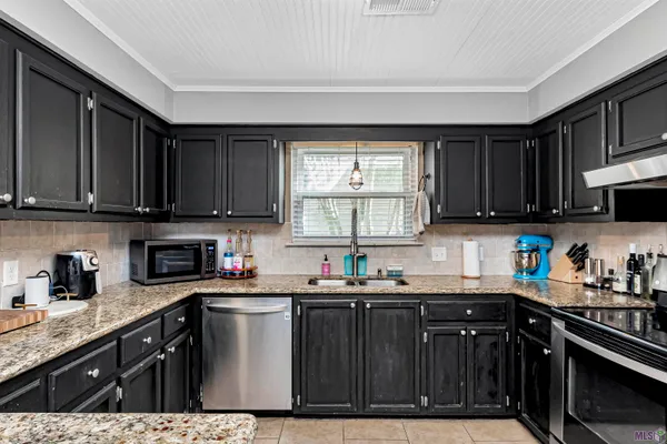$1,800 | 9221 Fox Run Avenue, Baton Rouge, LA 70808