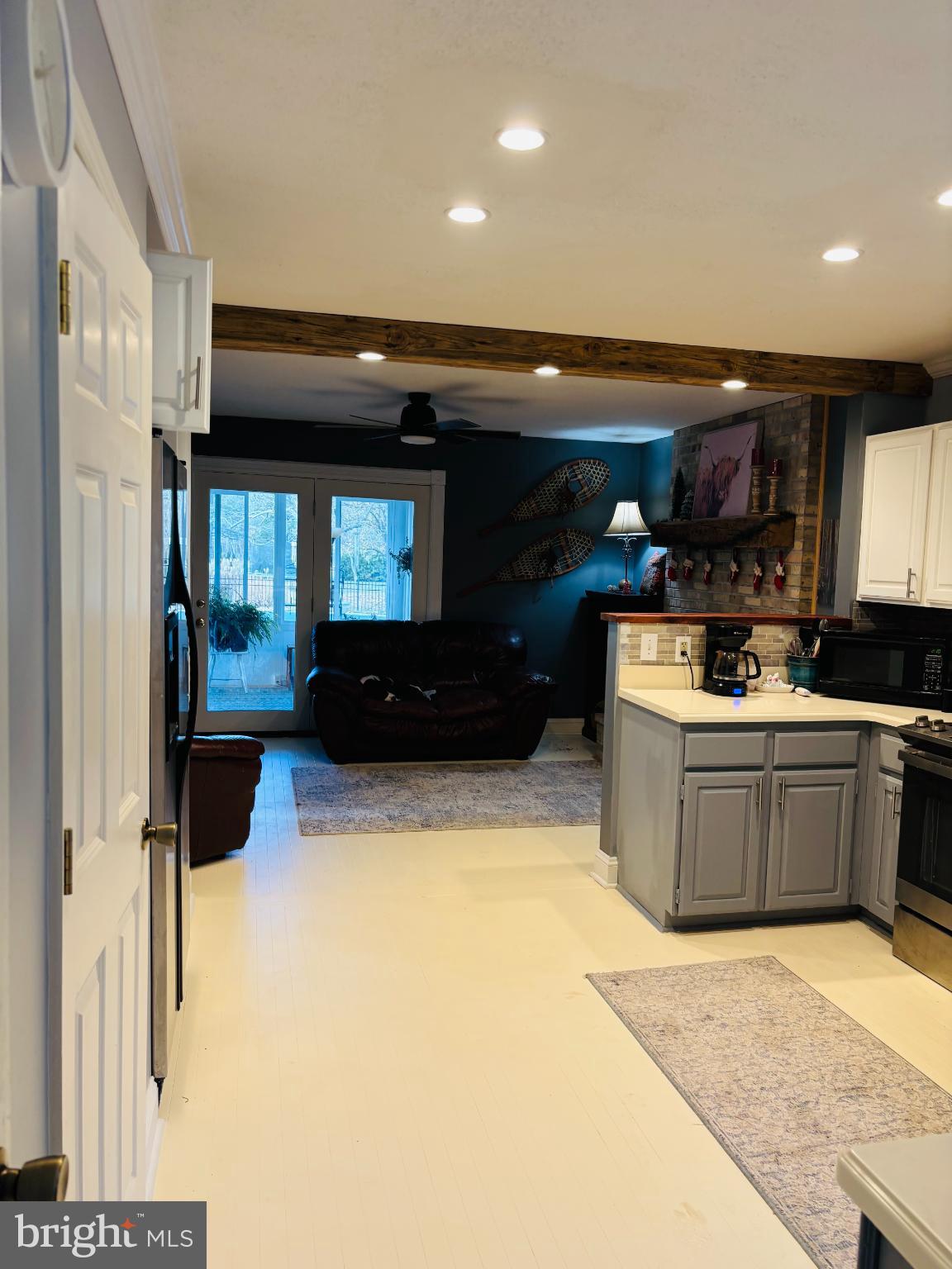 26698 Arcadia Shores Road Easton, MD 21601 - Photo 17 of 71 Charming kitchen with rustic accents.