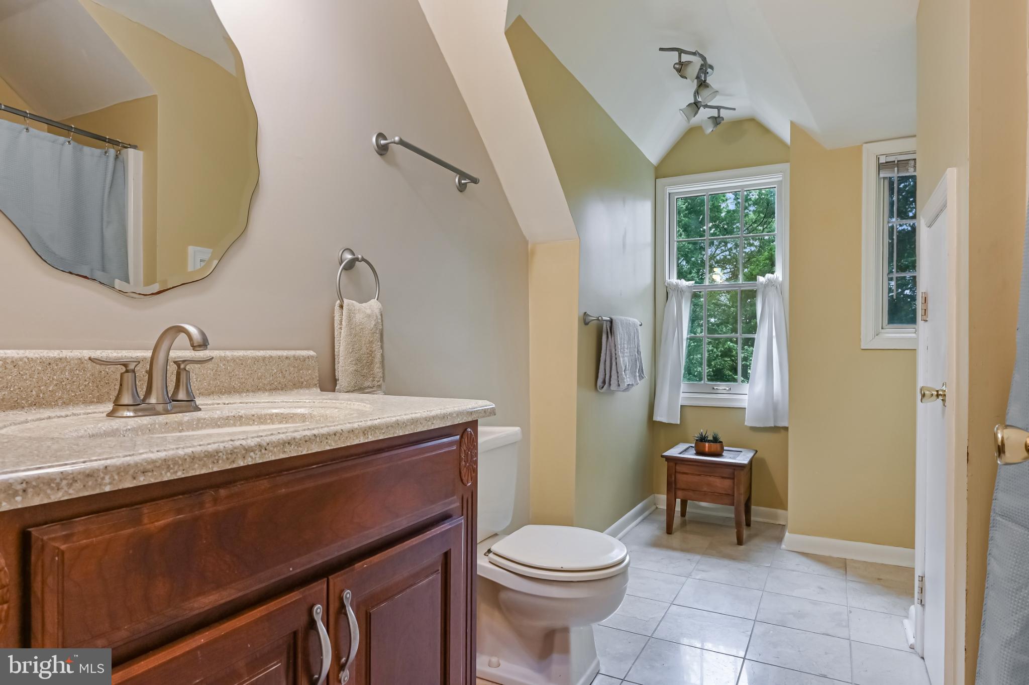 26698 Arcadia Shores Road Easton, MD 21601 - Photo 36 of 71 Charming bathroom with natural light.