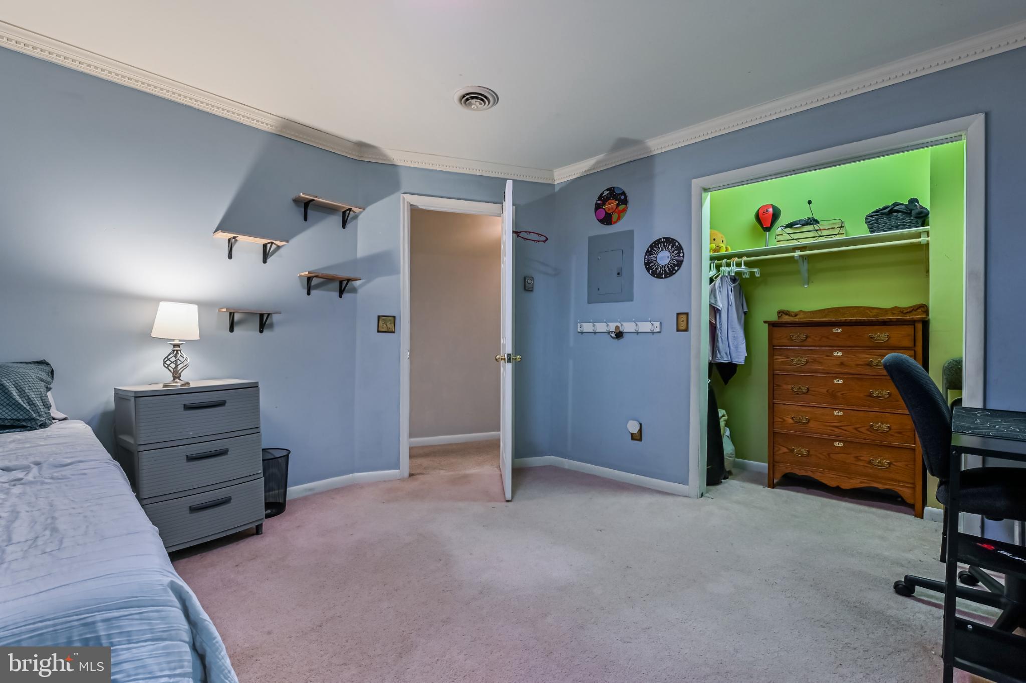 26698 Arcadia Shores Road Easton, MD 21601 - Photo 38 of 71 Cozy bedroom with inviting closet space.