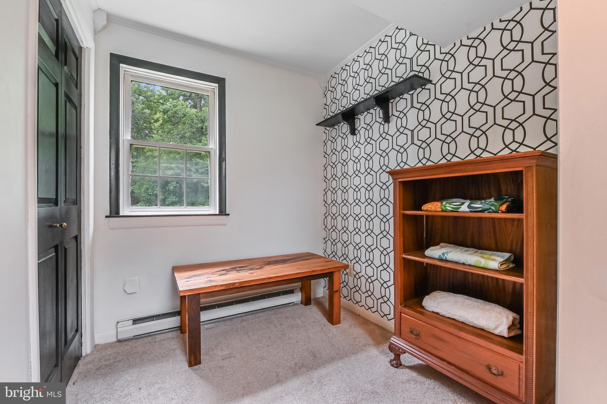 26698 Arcadia Shores Road Easton, MD 21601 - Photo 40 of 71 a room with furniture and a window