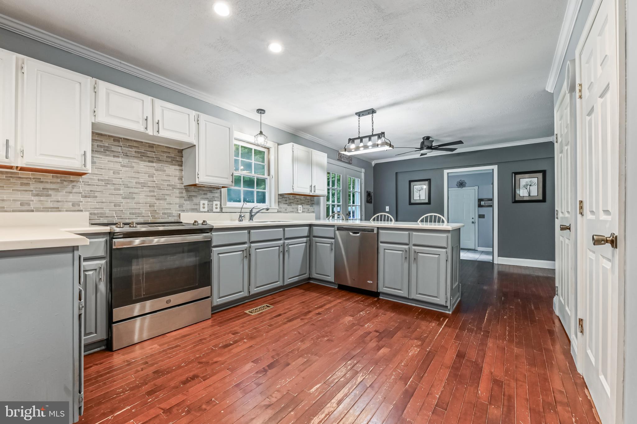 26698 Arcadia Shores Road Easton, MD 21601 - Photo 10 of 71 Modern kitchen with sleek finishes.