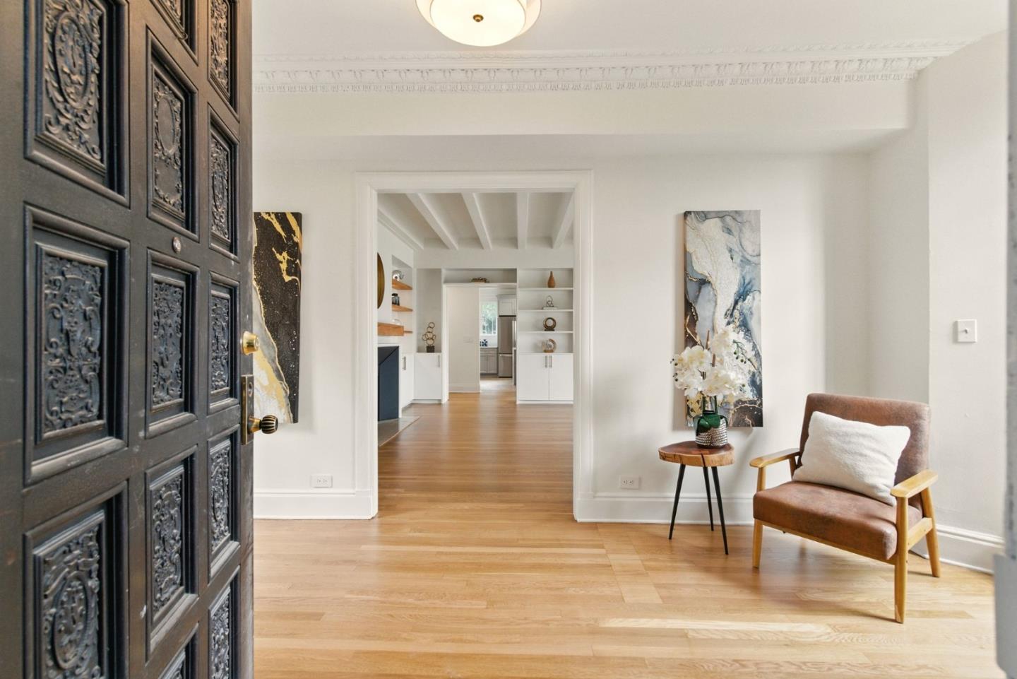 244 Lakeside Drive, Unit 202 Oakland, CA 94612 - Photo 2 of 32 a living room with furniture