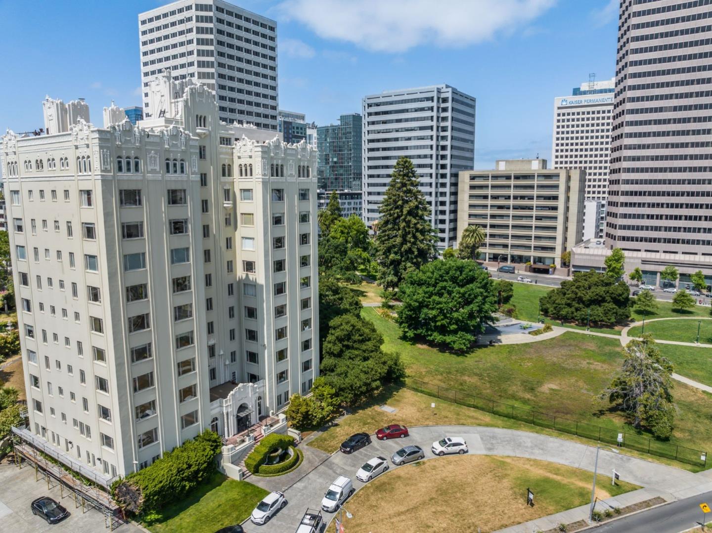 244 Lakeside Drive, Unit 202 Oakland, CA 94612 - Photo 32 of 32 a view of a city with tall buildings
