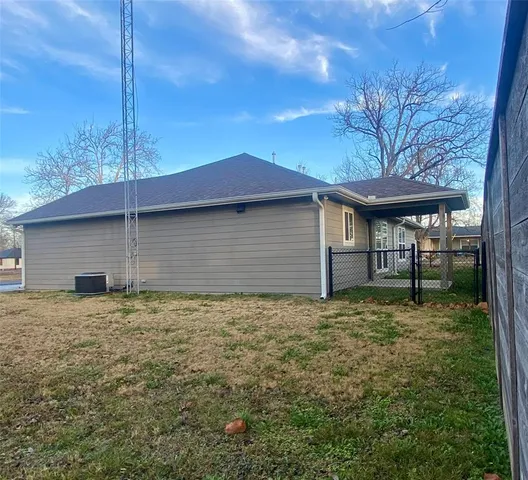 $250,000 | 100 South Bois D, Dodd City, TX 75438