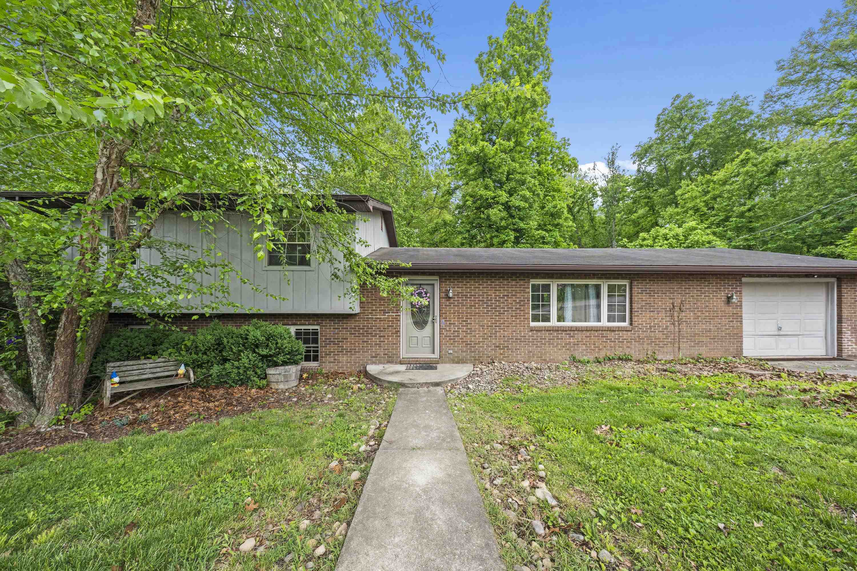 5438 Don Road Ashland, KY 41102 - Photo 1 of 37