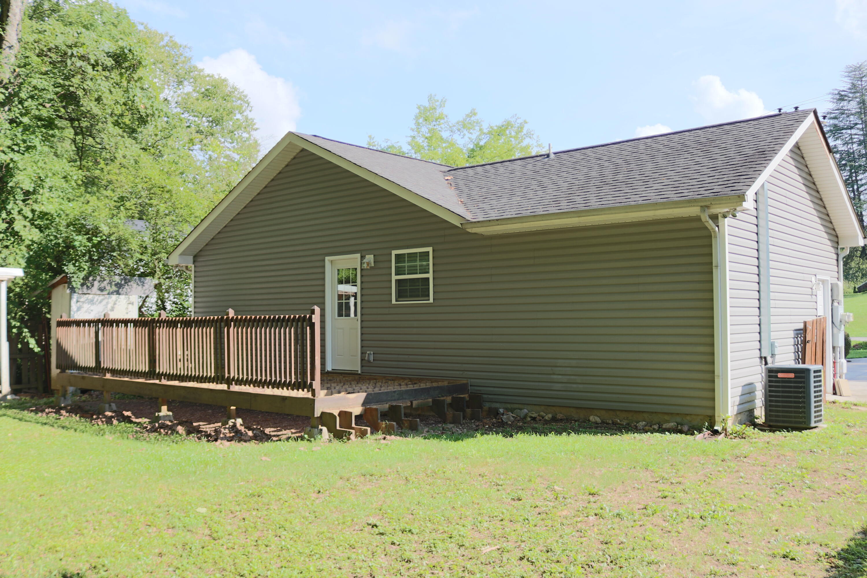 211 Martin Road Chattanooga, TN 37415 - Photo 29 of 32 EF34C8A3-0CCB-4D34-B6A2-A165E8C8396B