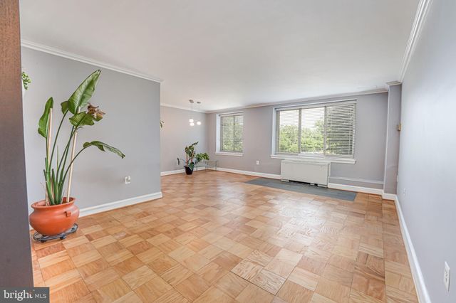 $260,000 | 3000 Spout Run Parkway, Unit A106, Arlington, VA 22201