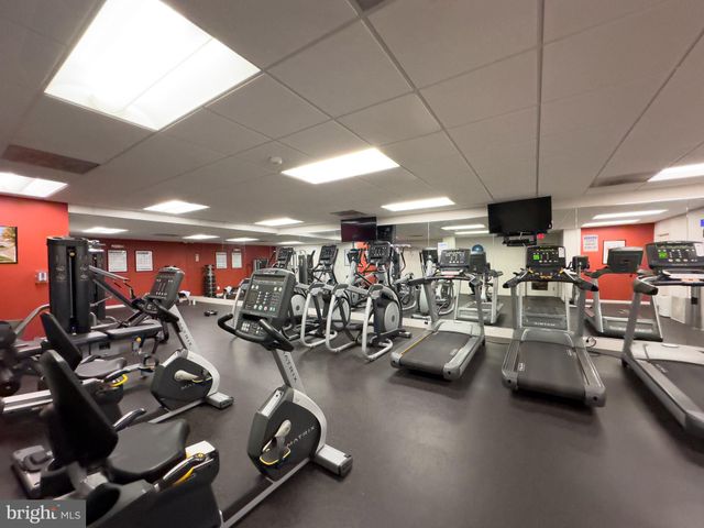 $260,000 | 3000 Spout Run Parkway, Unit A106, Arlington, VA 22201