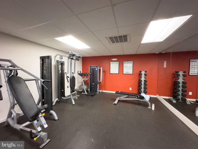 $260,000 | 3000 Spout Run Parkway, Unit A106, Arlington, VA 22201