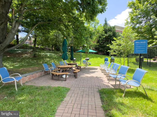 $260,000 | 3000 Spout Run Parkway, Unit A106, Arlington, VA 22201