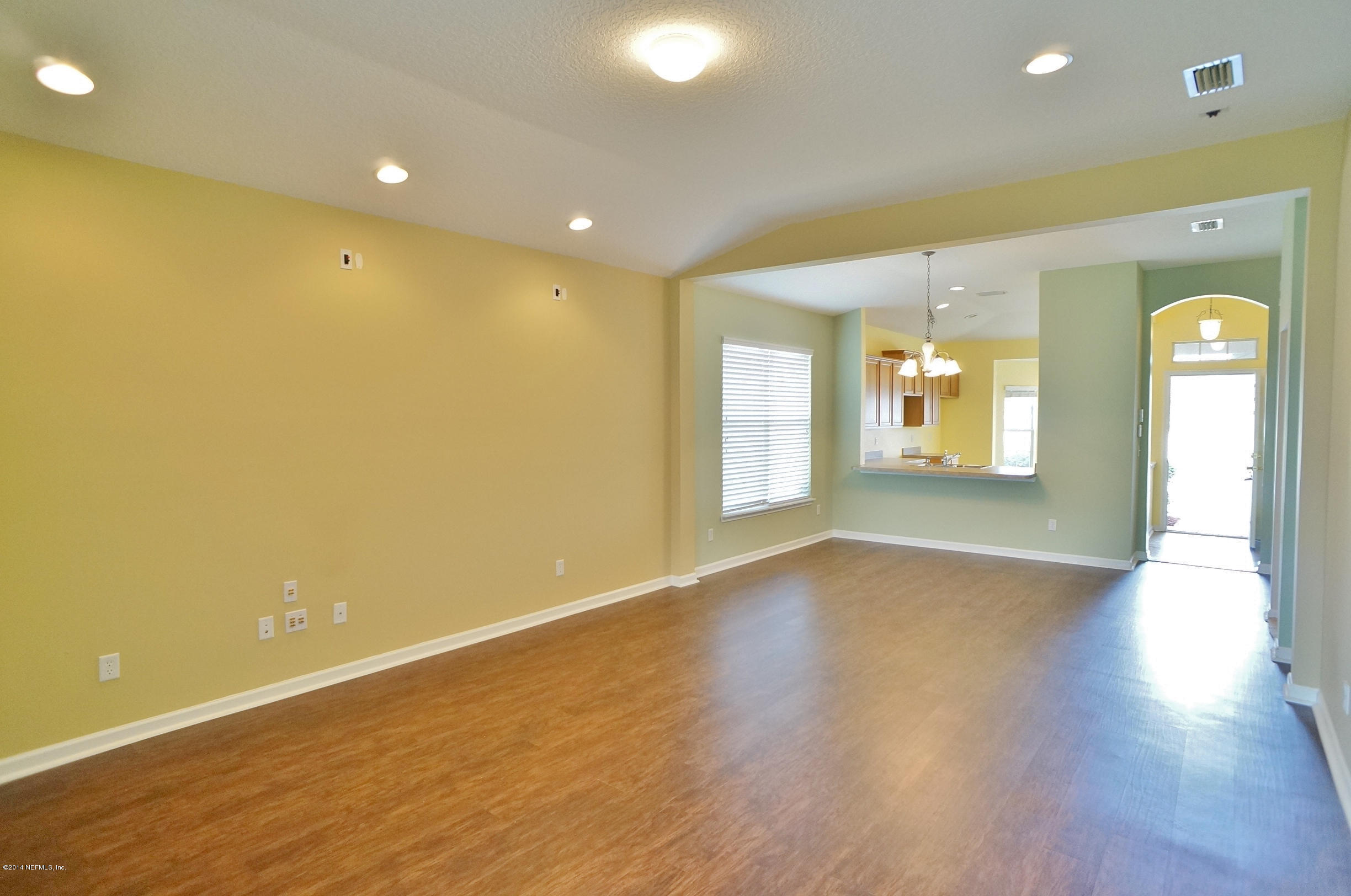 5846 Round Table Road Jacksonville, FL 32254 - Photo 4 of 23 DSC02419
