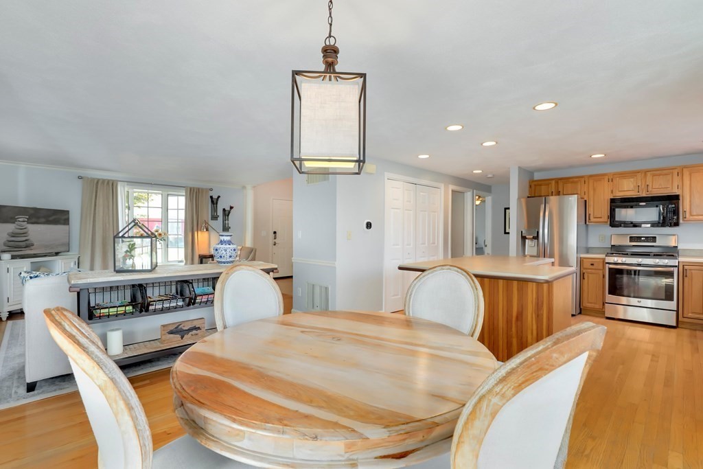 8 Upton Lane Boxford, MA 01921 - Photo 12 of 41