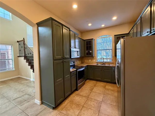 $2,695 | 1924 Lantana Lane, Irving, TX 75063