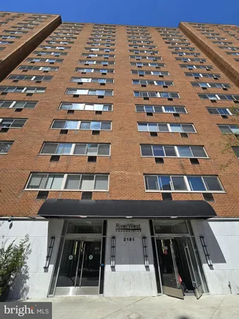 $1,595 | 2101-17 Chestnut Street, Unit 919, Philadelphia, PA 19103