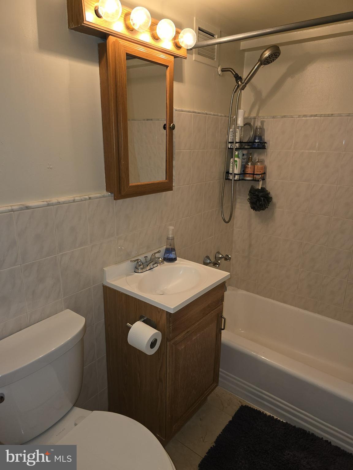2101-17 Chestnut Street, Unit 919 Philadelphia, PA 19103 - Photo 12 of 36