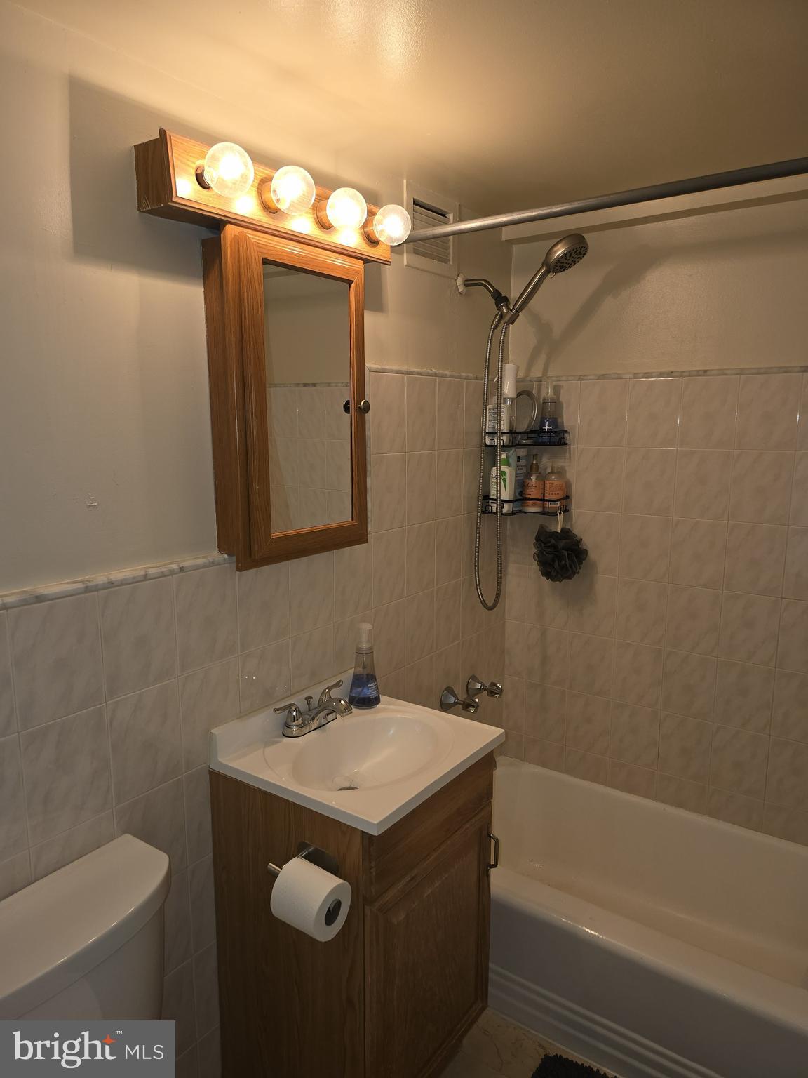 2101-17 Chestnut Street, Unit 919 Philadelphia, PA 19103 - Photo 13 of 36