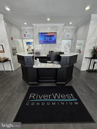 $1,595 | 2101-17 Chestnut Street, Unit 919, Philadelphia, PA 19103