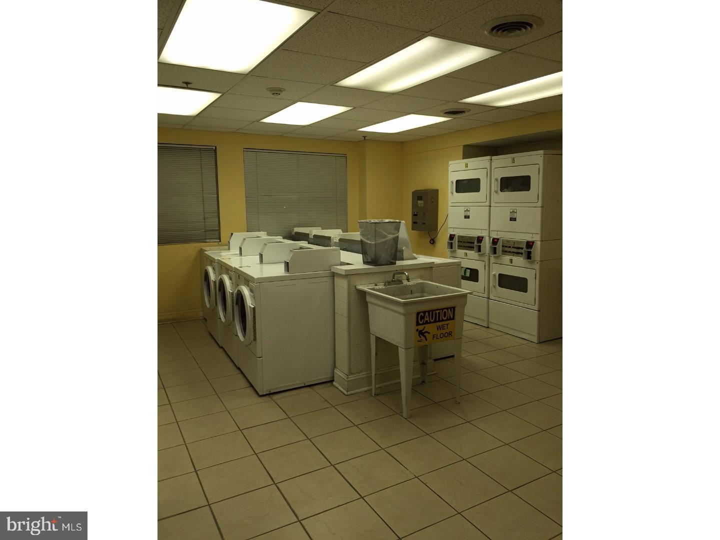 2101-17 Chestnut Street, Unit 919 Philadelphia, PA 19103 - Photo 33 of 36