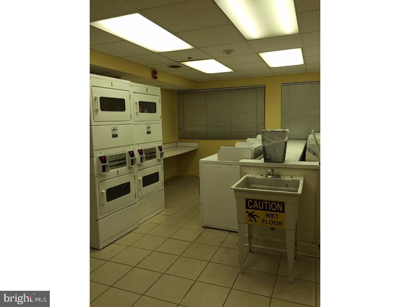 2101-17 Chestnut Street, Unit 919 Philadelphia, PA 19103 - Photo 34 of 36