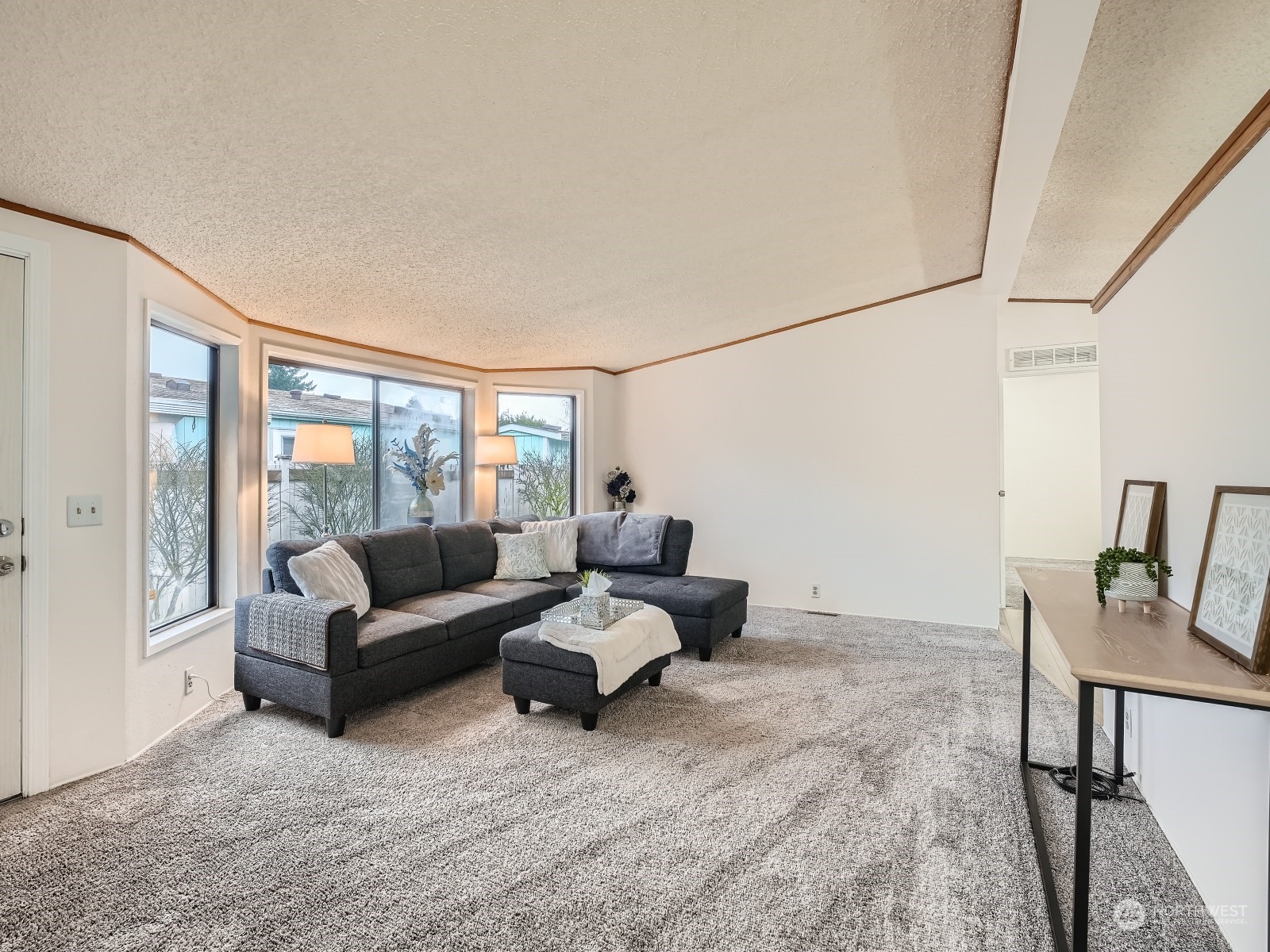 2505 South 371st Street, Unit 37 Federal Way, WA 98003 - Photo 5 of 27 a living room with furniture and a window