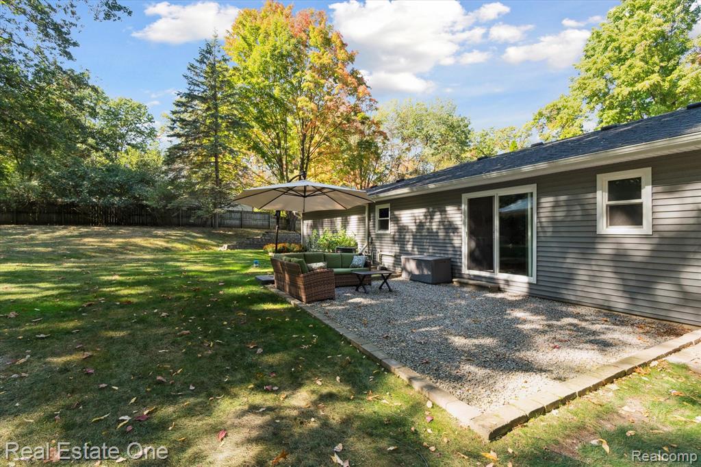 12160 White Lake Road Fenton, MI 48430 - Photo 37 of 46