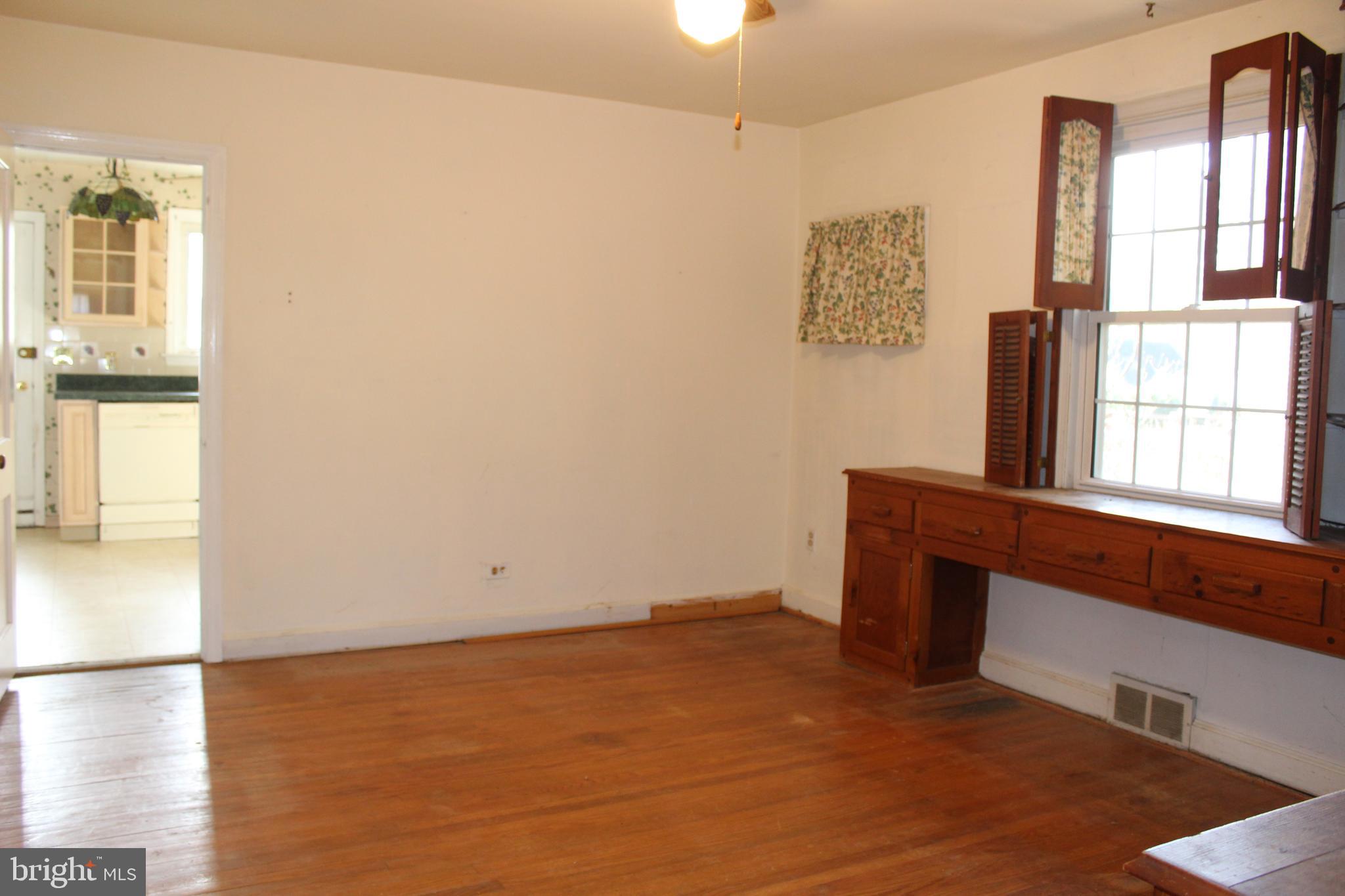 125 West Clearfield Road Havertown, PA 19083 - Photo 5 of 31
