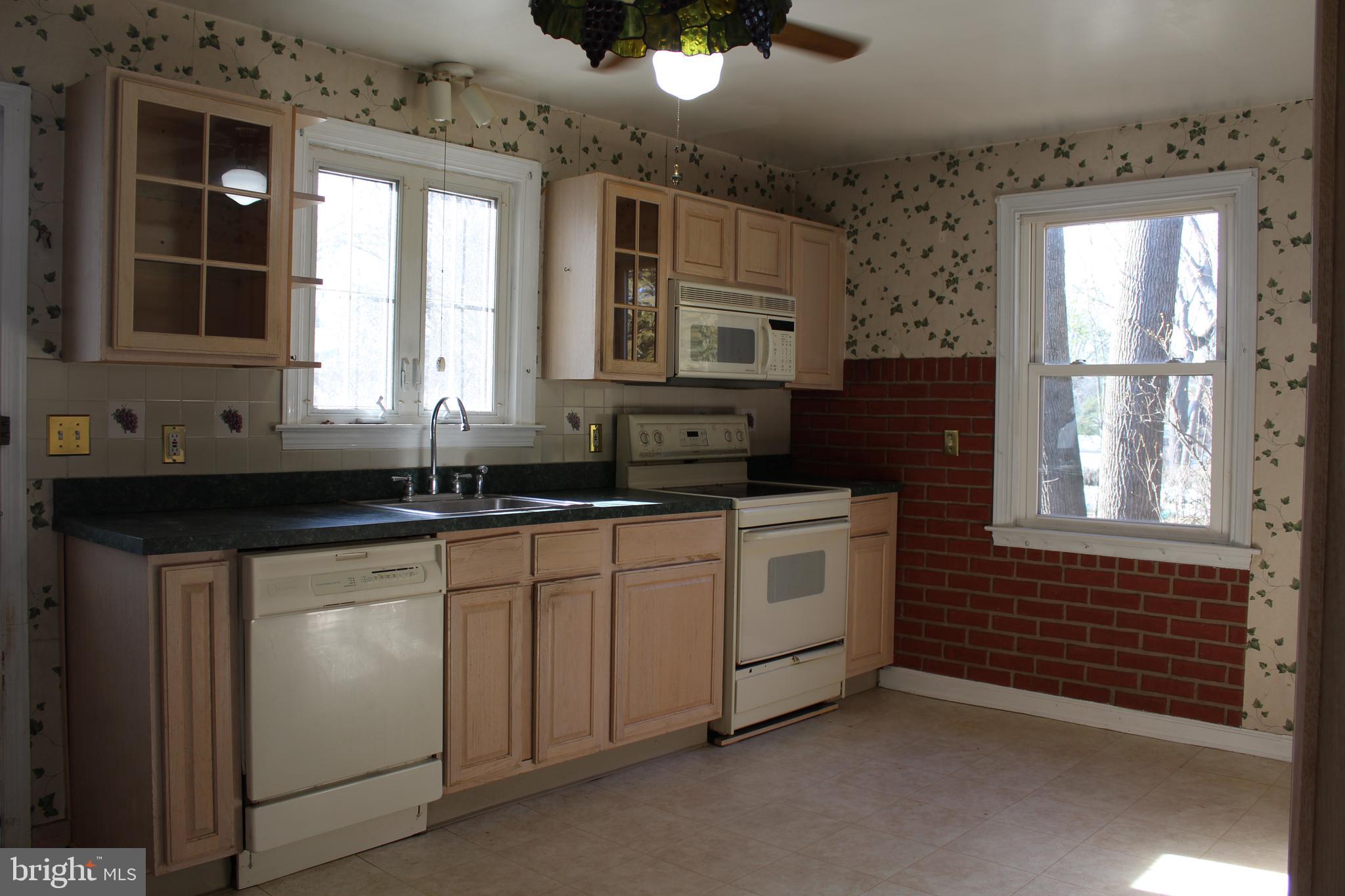 125 West Clearfield Road Havertown, PA 19083 - Photo 7 of 31