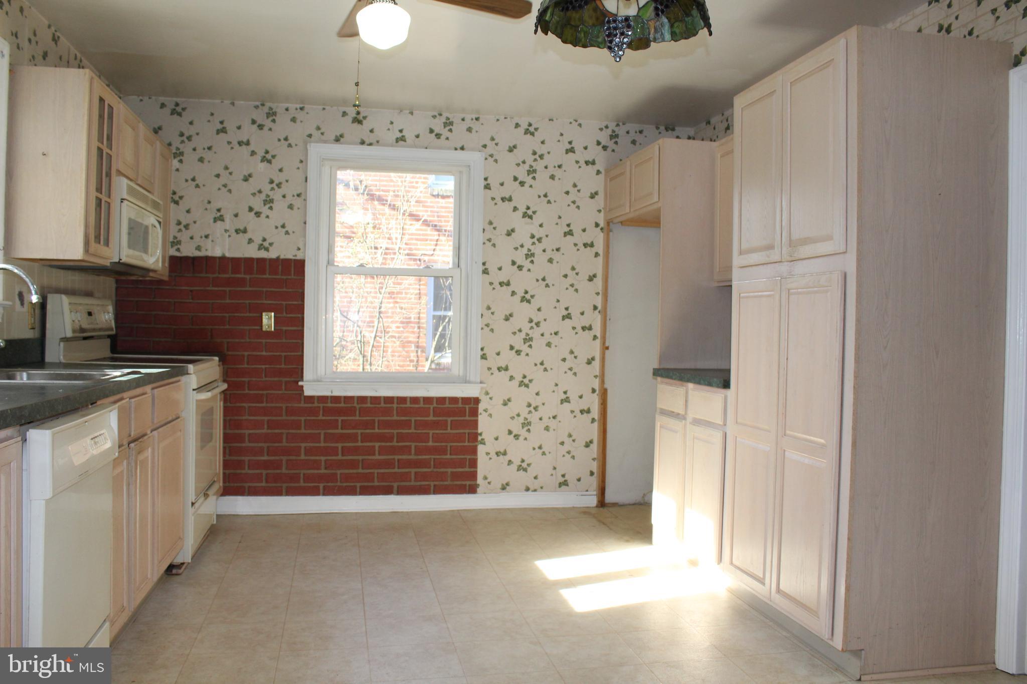 125 West Clearfield Road Havertown, PA 19083 - Photo 8 of 31