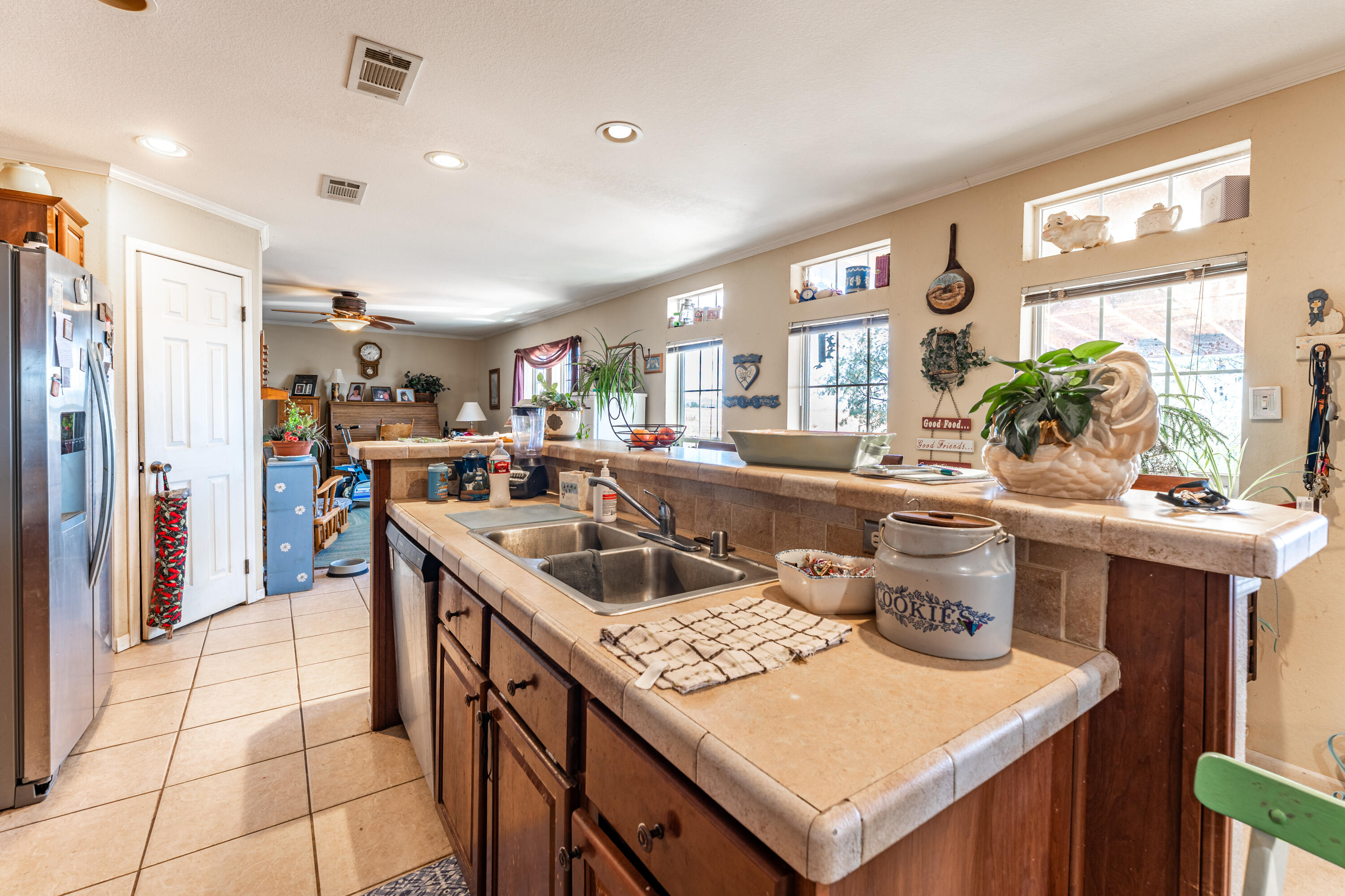 38 Stallion Road Stanley, NM 87056 - Photo 11 of 44 Gallery Image 11
