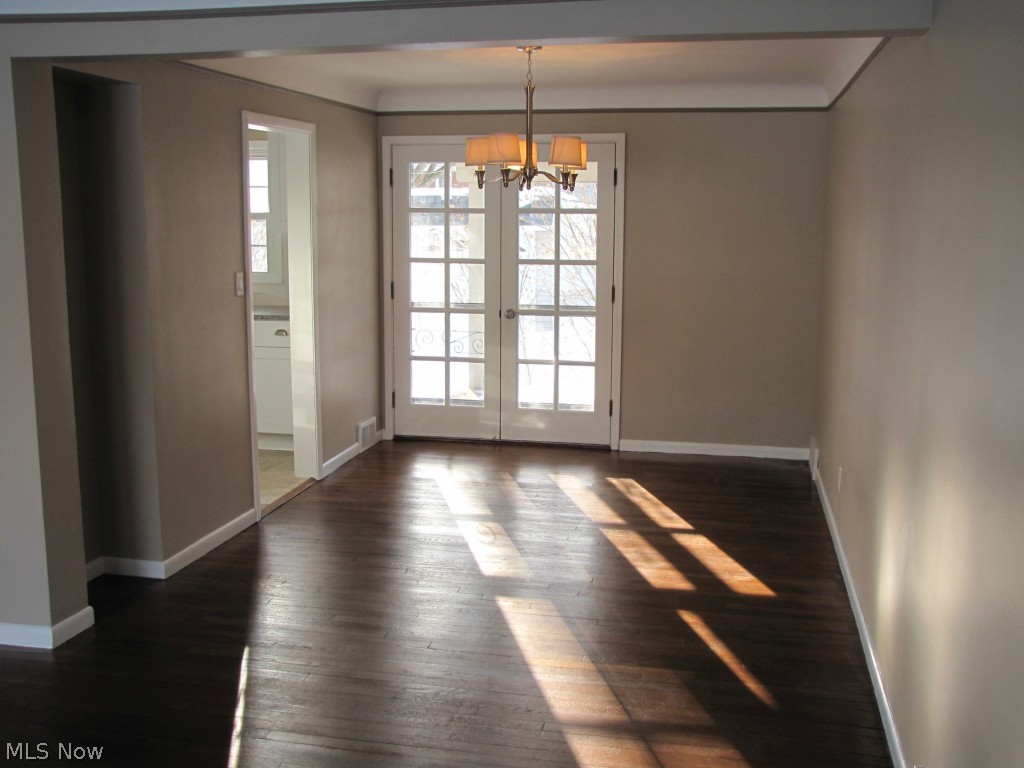 3684 Rolliston Road Cleveland, OH 44120 - Photo 3 of 25 Gallery Image 3