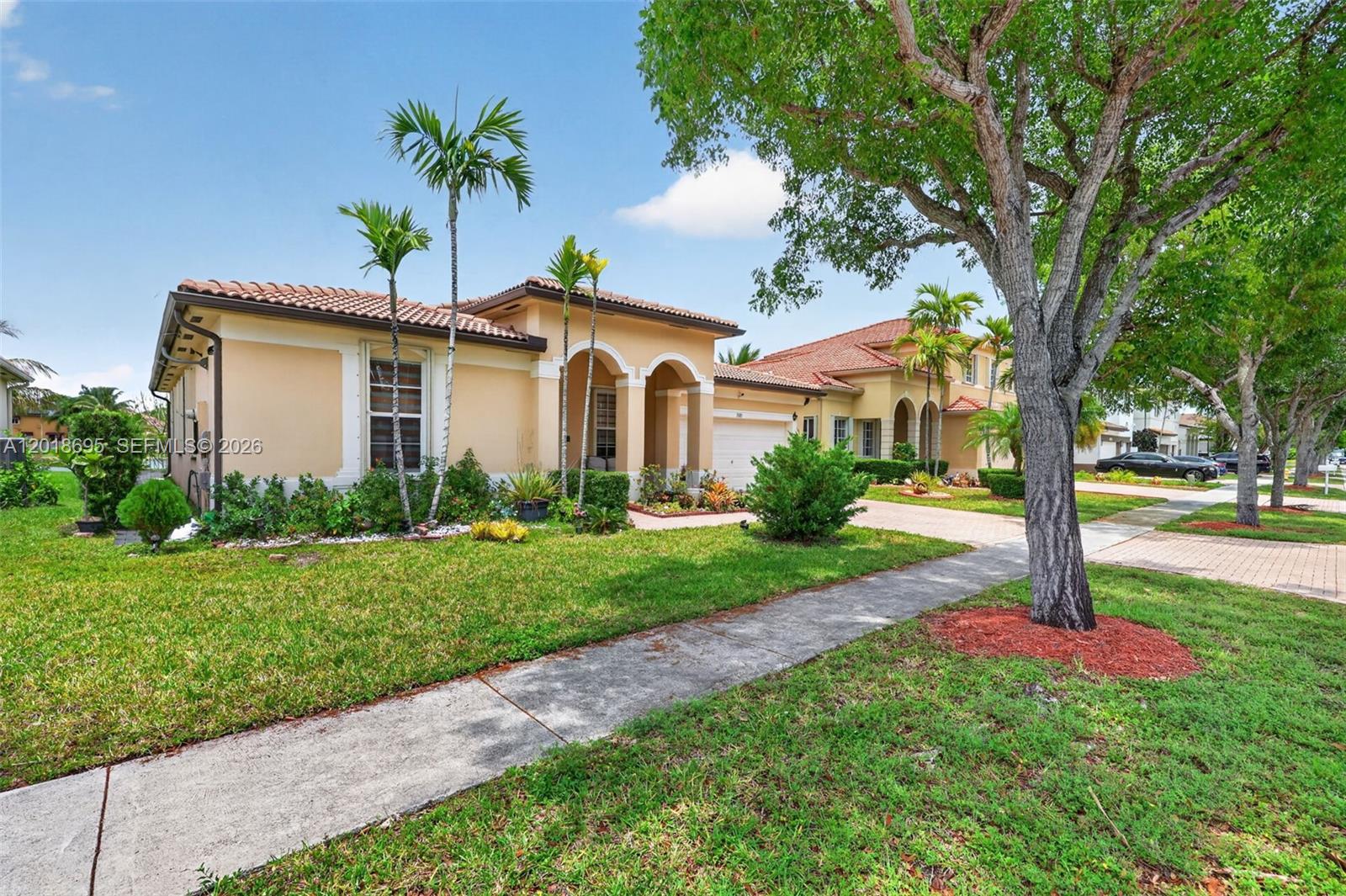 3985 Northeast 15th Street Homestead, FL 33033 - Photo 4 of 57