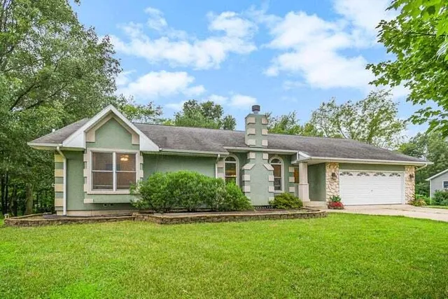 $420,000 | 54060 Ridgeview Circle, Paw Paw, MI 49079