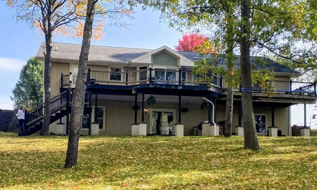 $420,000 | 54060 Ridgeview Circle, Paw Paw, MI 49079