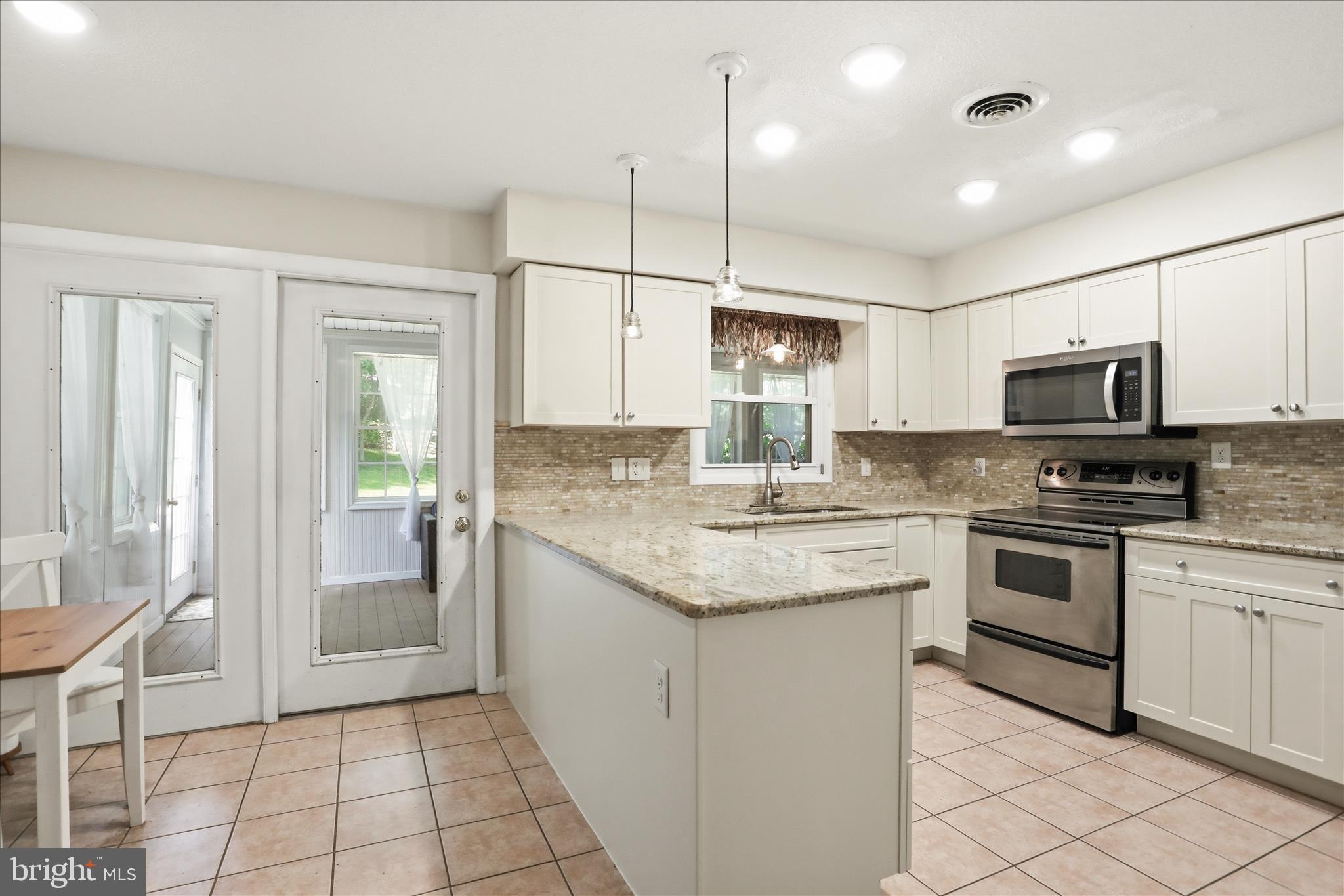 1084 Ridge Road South Martinsburg, WV 25403 - Photo 15 of 56