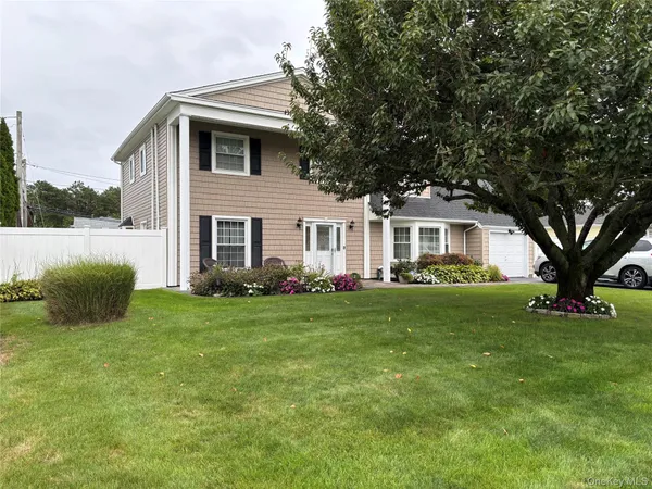 $819,000 | 181 Cirrus Road, Holbrook, NY 11741