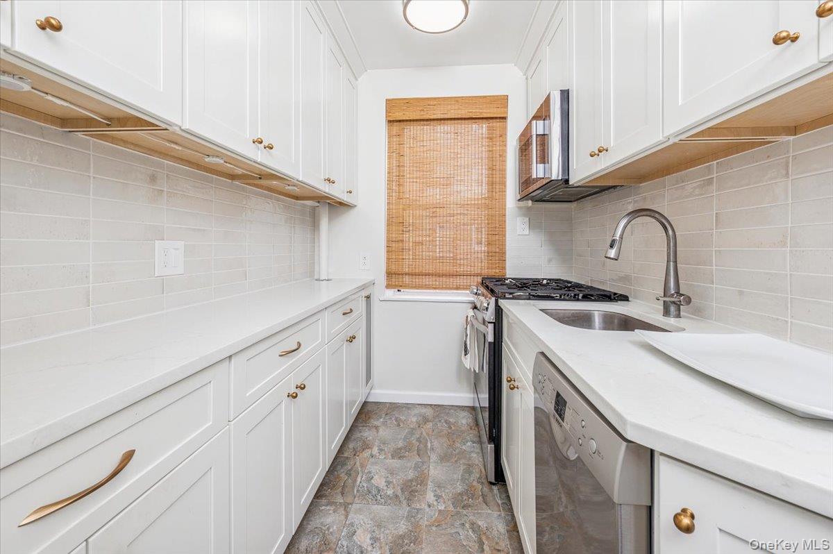 821 Bronx River Road, Unit 4D Bronxville, NY 10708 - Photo 9 of 19