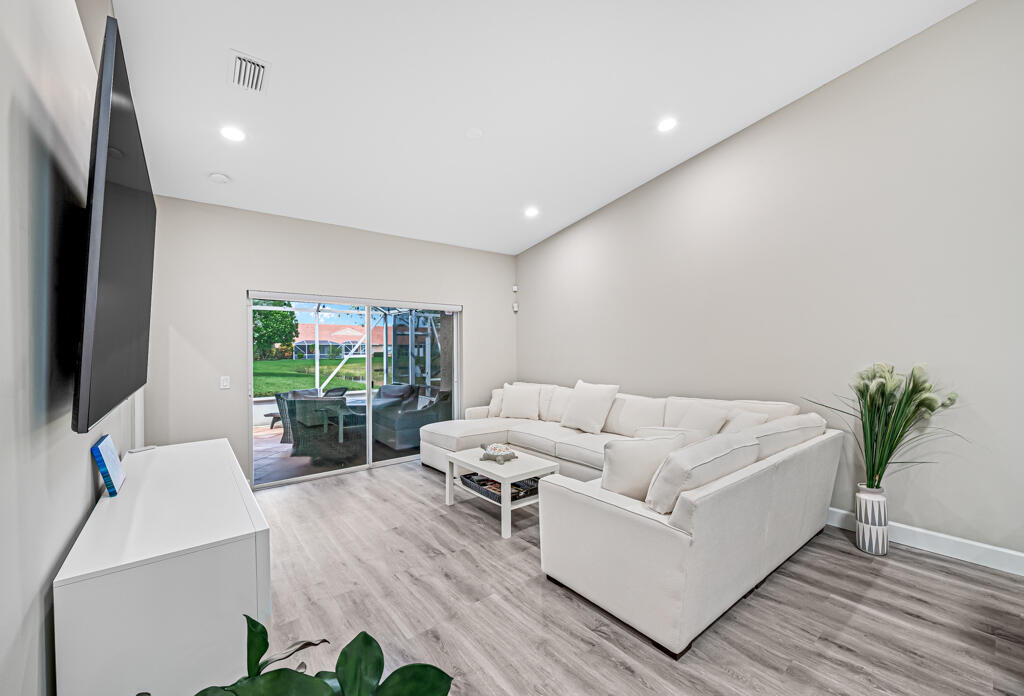 8425 Logia Circle Boynton Beach, FL 33472 - Photo 14 of 52 great room