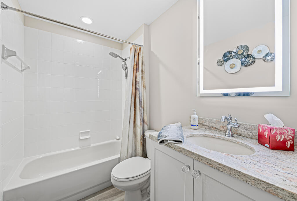 8425 Logia Circle Boynton Beach, FL 33472 - Photo 29 of 52 guest bath is splendid!